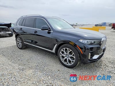 Czwarte zdjęcie samochodu z boku: 2020 BMW X7 XDRIVE40I VIN:5UXCW2C03L9B27913 - miniatura