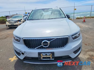 Piąte zdjęcie samochodu w środku: 2020 VOLVO XC40 T5 MOMENTUM VIN:YV4162UK1L2282701 - miniatura