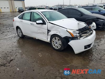 Czwarte zdjęcie samochodu z boku: 2008 FORD FOCUS SE VIN:1FAHP35N08W115135 - miniatura