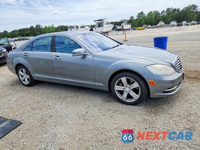 Czwarte zdjęcie samochodu z boku: 2011 MERCEDES-BENZ S 550 4MATIC VIN:WDDNG8GB0BA407942 - miniatura