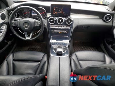 Zdjęcie 8 z 12 samochodu: 2017 MERCEDES-BENZ C 300 4MATIC VIN:55SWF4KB0HU188237 - miniatura