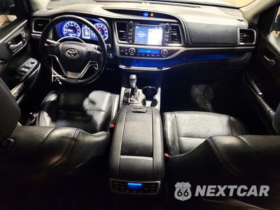 Zdjęcie 8 z 13 samochodu: 2014 TOYOTA HIGHLANDER LIMITED PLATINUM VIN:5TDDKRFH8ES033958 - miniatura