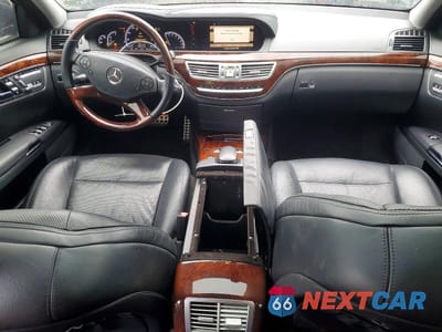 Zdjęcie 8 z 12 samochodu: 2013 MERCEDES-BENZ S 550 VIN:WDDNG7DBXDA505135 - miniatura