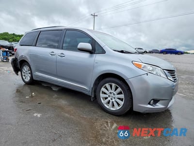 Czwarte zdjęcie samochodu z boku: 2017 TOYOTA SIENNA XLE PREMIUM 7-PASSENGER VIN:5TDDZ3DCXHS175605 - miniatura