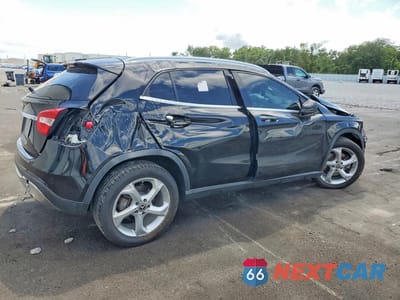 Trzecie zdjęcie samochodu z tyłu: 2018 MERCEDES-BENZ GLA 250 VIN:WDCTG4EB0JJ515385 - miniatura