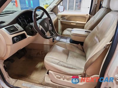 Zdjęcie 7 z 13 samochodu: 2008 CADILLAC ESCALADE LUXURY VIN:1GYFK63888R198255 - miniatura