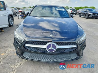 Piąte zdjęcie samochodu w środku: 2020 MERCEDES-BENZ A 220 4MATIC VIN:W1K3G4FB4LJ201283 - miniatura