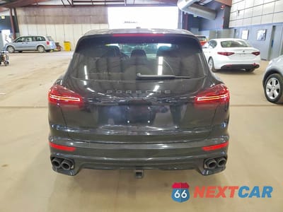 Zdjęcie 6 z 13 samochodu: 2016 PORSCHE CAYENNE GTS VIN:WP1AD2A28GLA80305 - miniatura