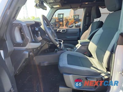 Zdjęcie 7 z 13 samochodu: 2021 FORD BRONCO BASE VIN:1FMDE5BH2MLA73549 - miniatura