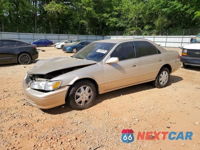 2001 TOYOTA CAMRY LE JT2BG22K810597889 - główne zdjęcie licytacji z USA - miniatura