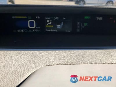 Zdjęcie 9 z 12 samochodu: 2016 TOYOTA PRIUS TWO VIN:JTDKBRFU0G3528230 - miniatura