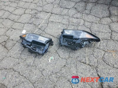 Zdjęcie 12 z 13 samochodu: 2025 TOYOTA TACOMA SR5 VIN:3TMKB5FN2SM052541 - miniatura