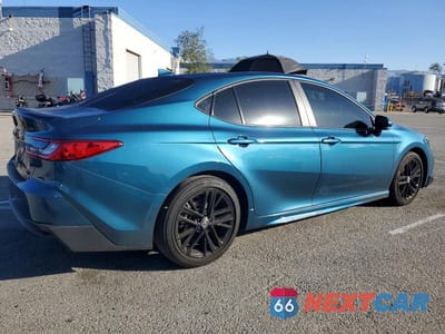 Trzecie zdjęcie samochodu z tyłu: 2025 TOYOTA CAMRY SE VIN:4T1DAACKXSU083266 - miniatura