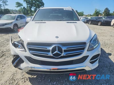 Piąte zdjęcie samochodu w środku: 2017 MERCEDES-BENZ GLE 350 4MATIC VIN:4JGDA5HB4HA954107 - miniatura