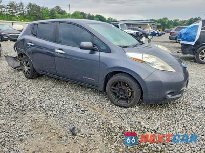 Czwarte zdjęcie samochodu z boku: 2013 NISSAN LEAF S VIN:1N4AZ0CP8DC404337 - miniatura
