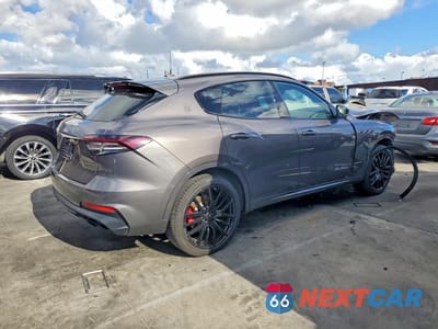 Trzecie zdjęcie samochodu z tyłu: 2021 MASERATI LEVANTE SPORT VIN:ZN661XUS1MX370851 - miniatura