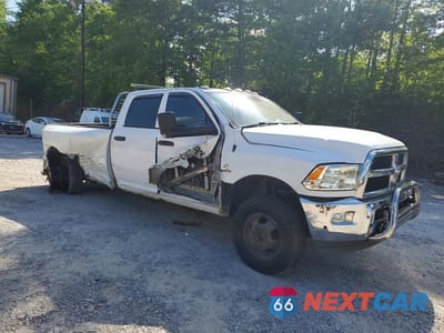 Czwarte zdjęcie samochodu z boku: 2018 RAM 3500 ST VIN:3C63RRGL3JG132326 - miniatura