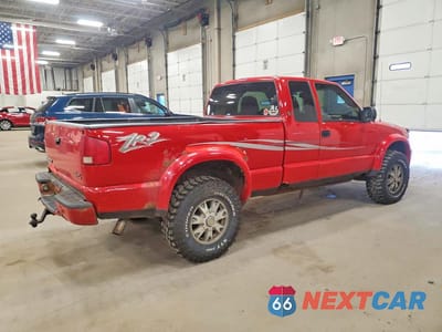 Trzecie zdjęcie samochodu z tyłu: 2003 GMC SONOMA VIN:1GTCT19XX38120808 - miniatura