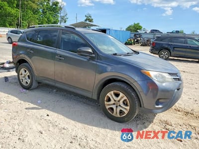 Czwarte zdjęcie samochodu z boku: 2015 TOYOTA RAV4 LE VIN:JTMZFREV9FD077188 - miniatura