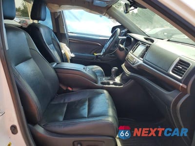 Zdjęcie 7 z 13 samochodu: 2016 TOYOTA HIGHLANDER HYBRID LIMITED PLATINUM VIN:5TDDCRFH0GS020279 - miniatura