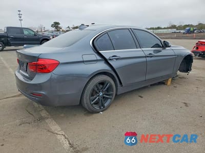 Trzecie zdjęcie samochodu z tyłu: 2018 BMW 330 XI VIN:WBA8D9C58JEB35444 - miniatura