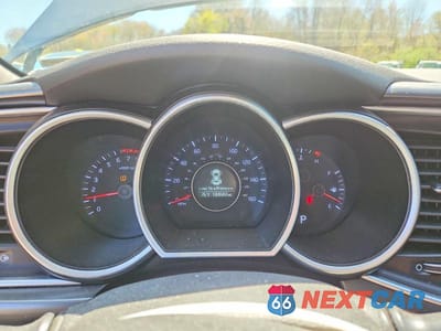 Zdjęcie 9 z 12 samochodu: 2015 KIA OPTIMA LX VIN:5XXGM4A74FG479049 - miniatura