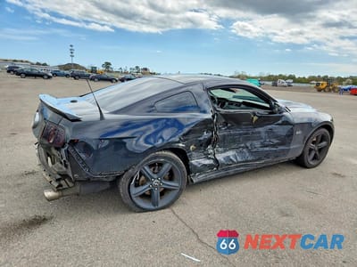 Trzecie zdjęcie samochodu z tyłu: 2011 FORD MUSTANG GT VIN:1ZVBP8CF4B5163885 - miniatura