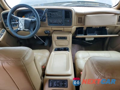 Zdjęcie 8 z 13 samochodu: 2000 CHEVROLET SUBURBAN C1500 VIN:3GNEC16T0YG145395 - miniatura