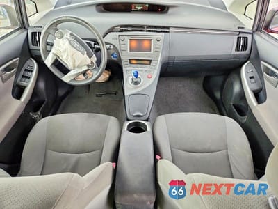Zdjęcie 8 z 12 samochodu: 2013 TOYOTA PRIUS THREE VIN:JTDKN3DU0D1697811 - miniatura