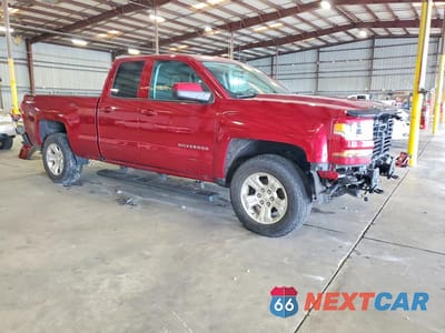 Czwarte zdjęcie samochodu z boku: 2019 CHEVROLET SILVERADO LD K1500 LT VIN:2GCVKPECXK1201844 - miniatura