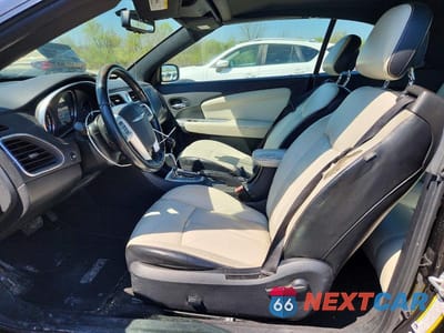 Zdjęcie 7 z 13 samochodu: 2013 CHRYSLER 200 LIMITED VIN:1C3BCBFG5DN604141 - miniatura