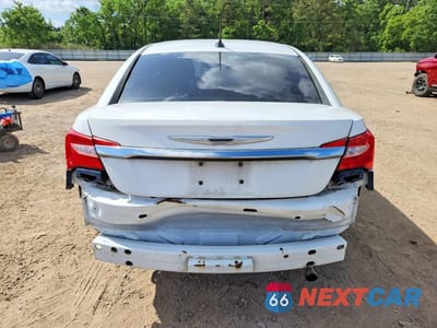 Zdjęcie 6 z 12 samochodu: 2012 CHRYSLER 200 LX VIN:1C3CCBAB8CN105817 - miniatura