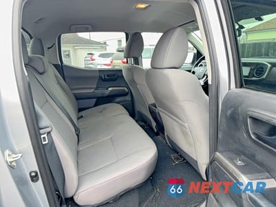 Zdjęcie 6 z 10 samochodu: 2016 TOYOTA TACOMA SR5 V6 VIN:3TMCZ5AN6GM017063 - miniatura