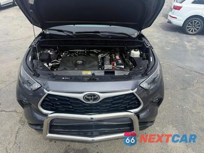 Zdjęcie 9 z 13 samochodu: 2022 TOYOTA HIGHLANDER XLE VIN:5TDGZRBH8NS220745 - miniatura