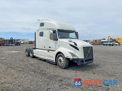 2020 VOLVO VNL TRUCKS SEMI TRUCK 4V4NC9EH4LN258310 - główne zdjęcie licytacji z USA - miniatura