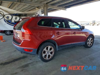 Trzecie zdjęcie samochodu z tyłu: 2011 VOLVO XC60 3.2 VIN:YV4940DL5B2214115 - miniatura