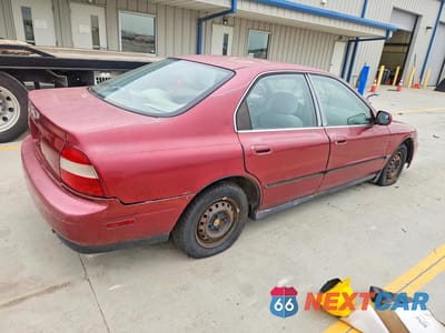 Trzecie zdjęcie samochodu z tyłu: 1994 HONDA ACCORD LX VIN:1HGCD5631RA048888 - miniatura