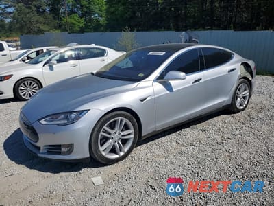 2015 TESLA MODEL S 85 5YJSA1H19FFP78672 - główne zdjęcie licytacji z USA - miniatura