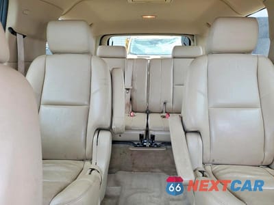 Zdjęcie 10 z 13 samochodu: 2011 GMC YUKON XL DENALI VIN:1GKS2MEF4BR299924 - miniatura