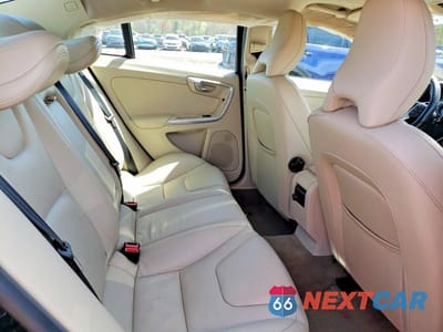 Zdjęcie 10 z 12 samochodu: 2013 VOLVO S60 T5 VIN:YV1612FS2D2201365 - miniatura
