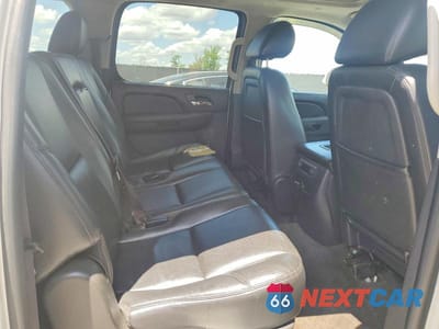 Zdjęcie 6 z 10 samochodu: 2014 CHEV SUBURBAN K1500 LTZ VIN:1GNSKKE73ER148710 - miniatura