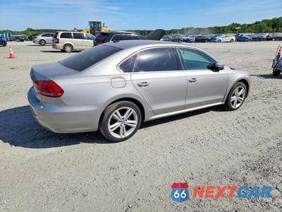 Trzecie zdjęcie samochodu z tyłu: 2014 VOLKSWAGEN PASSAT SE VIN:1VWBS7A34EC063917 - miniatura