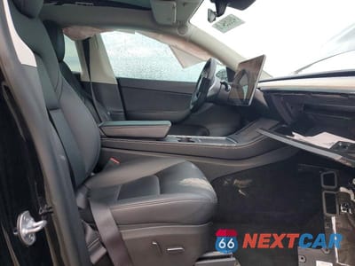 Zdjęcie 7 z 12 samochodu: 2022 TESLA MODEL Y VIN:7SAYGDEE9NA006303 - miniatura