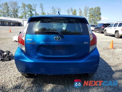 Zdjęcie 6 z 13 samochodu: 2015 TOYOTA PRIUS C THREE VIN:JTDKDTB37F1088988 - miniatura