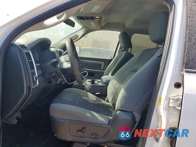 Zdjęcie 7 z 12 samochodu: 2018 RAM 2500 SLT VIN:3C6TR5JT7JG356345 - miniatura