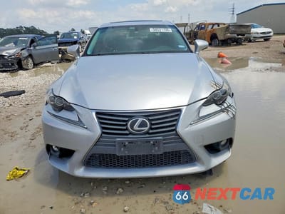 Piąte zdjęcie samochodu w środku: 2016 LEXUS IS 200T VIN:JTHBA1D25G5018920 - miniatura