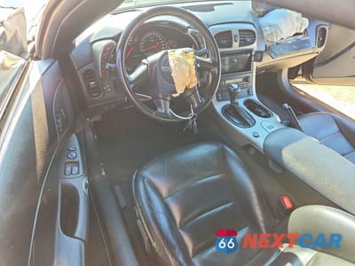 Zdjęcie 8 z 12 samochodu: 2005 CHEV CORVETTE VIN:1G1YY24U155124169 - miniatura