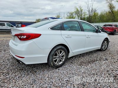 Trzecie zdjęcie samochodu z tyłu: 2016 HYUNDAI SONATA SE VIN:5NPE24AF0GH375538 - miniatura