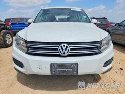 Piąte zdjęcie samochodu w środku: 2018 VOLKSWAGEN TIGUAN LIMITED VIN:WVGAV7AX0JK003279 - miniatura