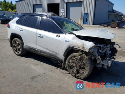 Czwarte zdjęcie samochodu z boku: 2024 TOYOTA RAV4 PRIME XSE VIN:JTMEB3FV8RD219637 - miniatura